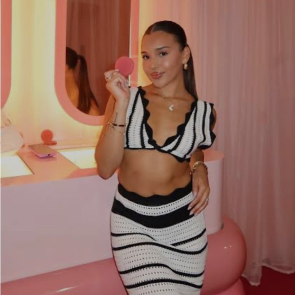 Elegant Black and White Striped Skirt